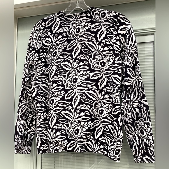 Lands' End women's black and white floral button-down cardigan sweater. - Picture 2 of 6